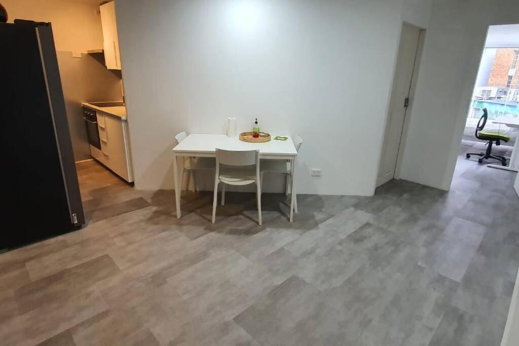 Dana-Spacious Private Room In Shared 2-Bedroom Apartment-1 Canberra Eksteriør bilde